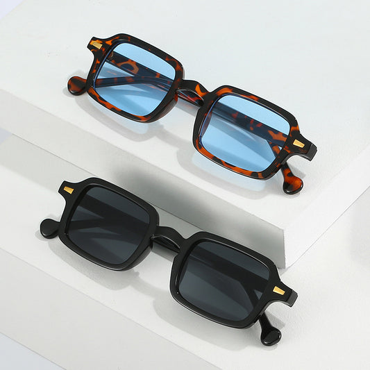 Modische Vintage Sonnenbrille mit eckigem Design